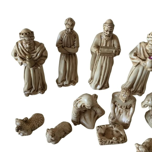 Vintage Handmade Ceramic Nativity 11 Pieces Holy Family Wise Men Animals Manger - Picture 4 of 15